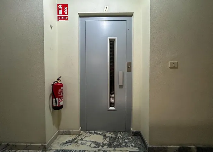 5min En Coche, X2 Parkings, Taxi Privado - Con Coste